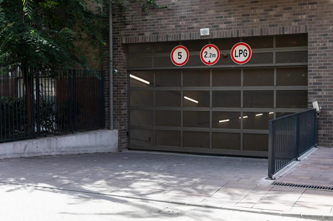 Corvin Modern Two Bedroom Apartment Free Parking Budapest Exteriör bild