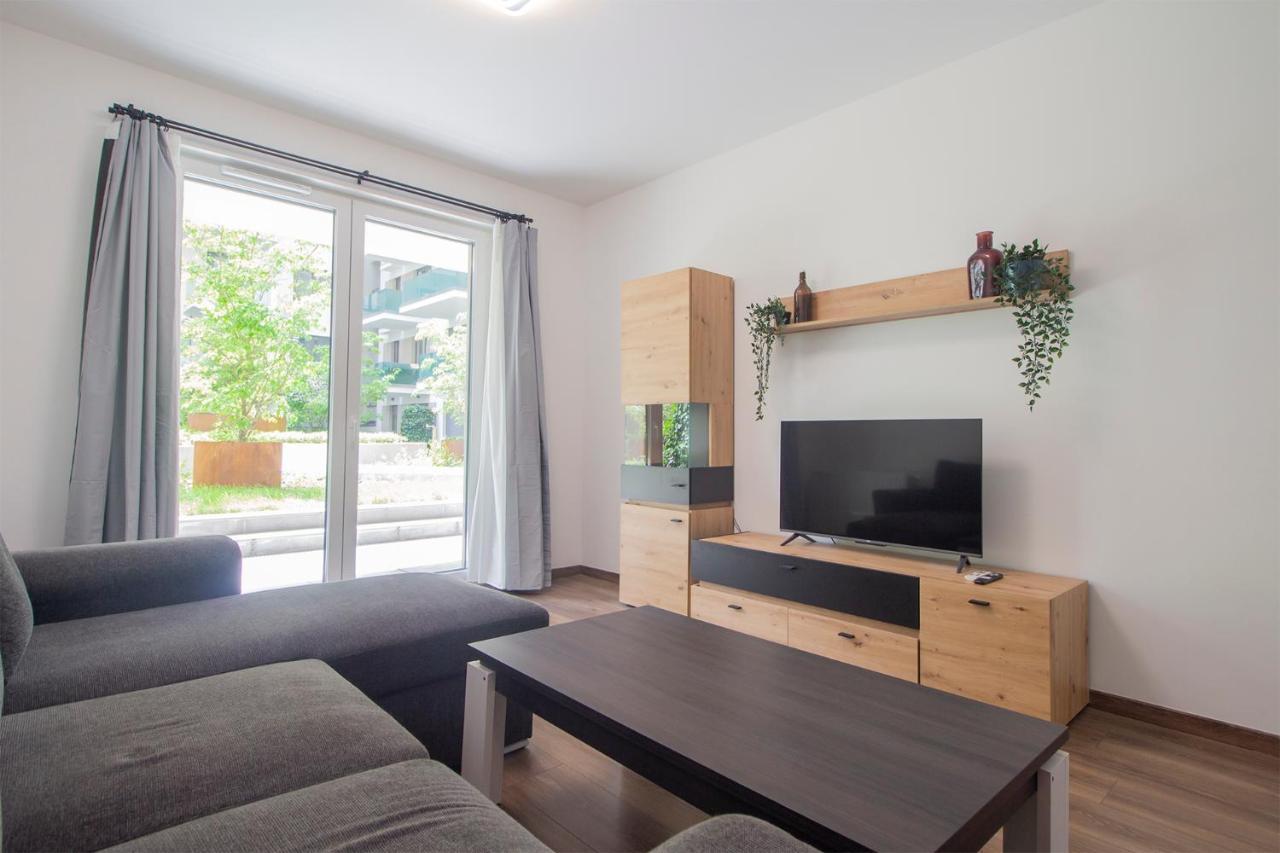 Corvin Modern Two Bedroom Apartment Free Parking Budapest Exteriör bild