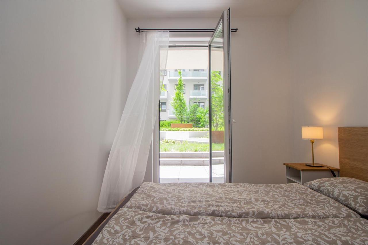 Corvin Modern Two Bedroom Apartment Free Parking Budapest Exteriör bild