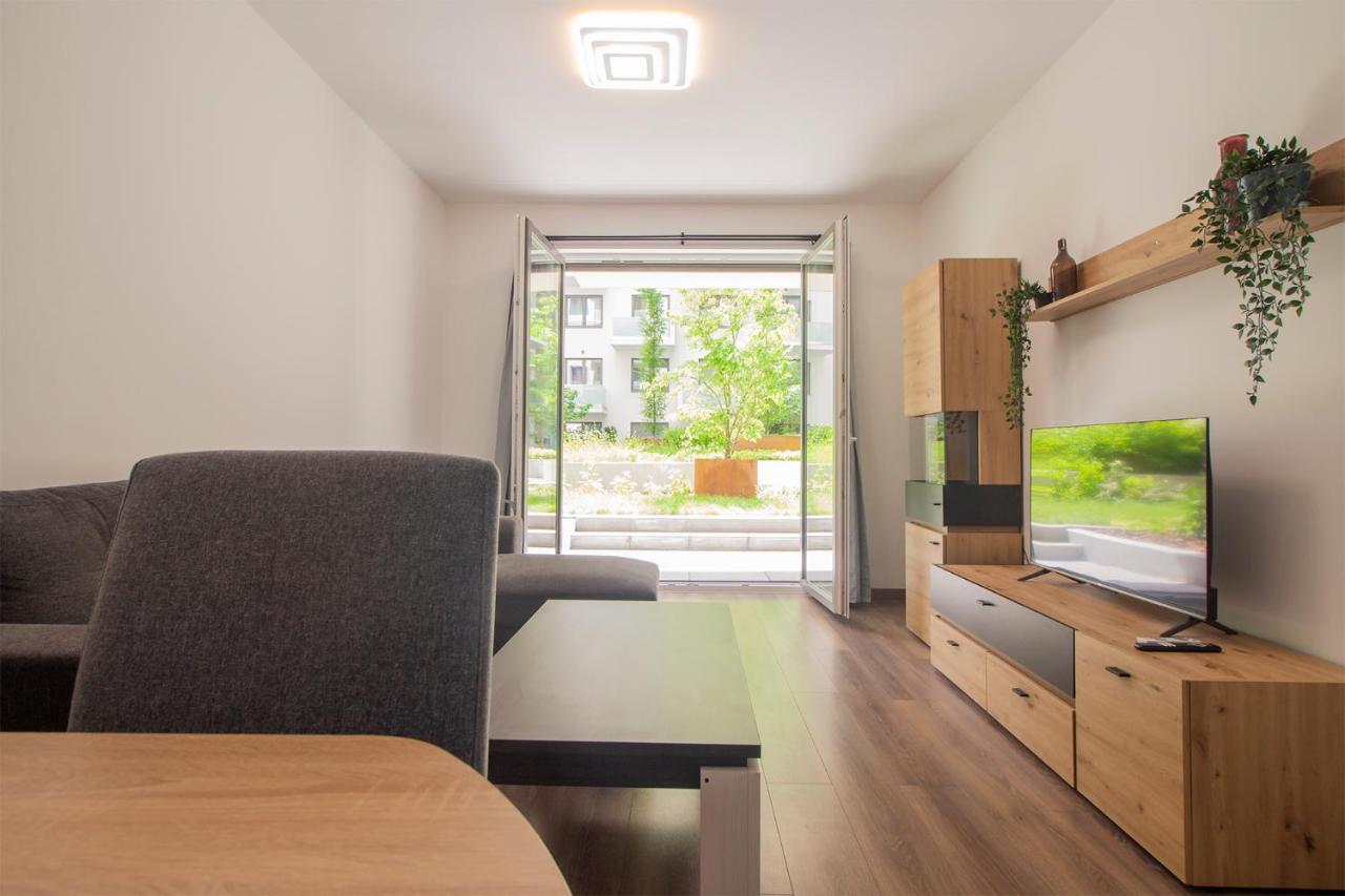 Corvin Modern Two Bedroom Apartment Free Parking Budapest Exteriör bild