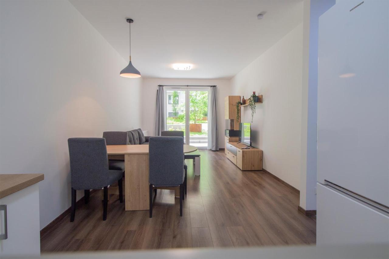 Corvin Modern Two Bedroom Apartment Free Parking Budapest Exteriör bild