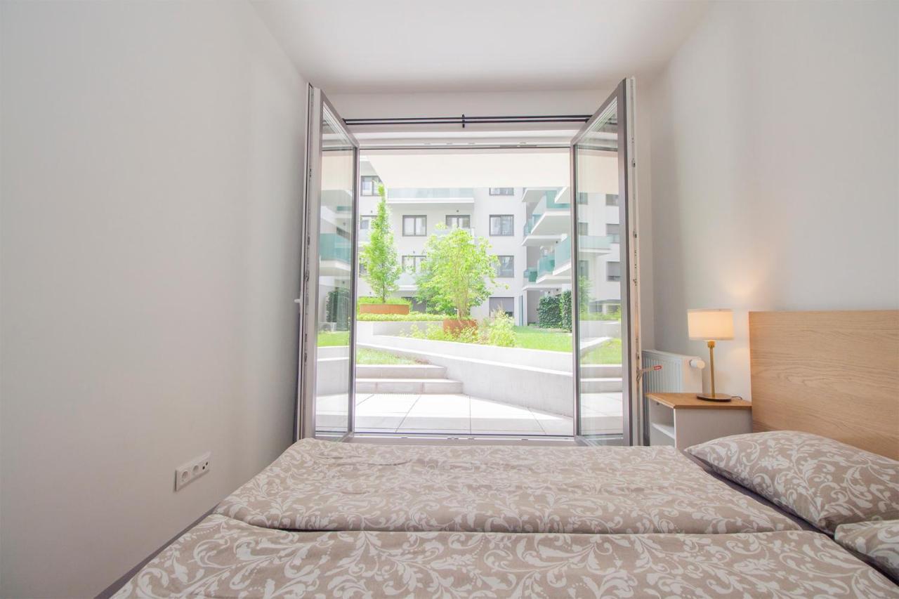 Corvin Modern Two Bedroom Apartment Free Parking Budapest Exteriör bild