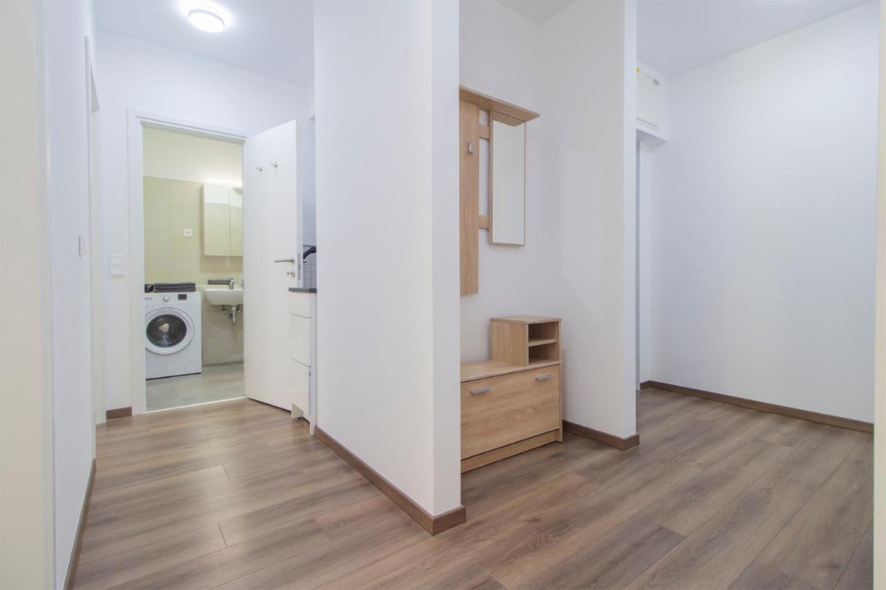 Corvin Modern Two Bedroom Apartment Free Parking Budapest Exteriör bild