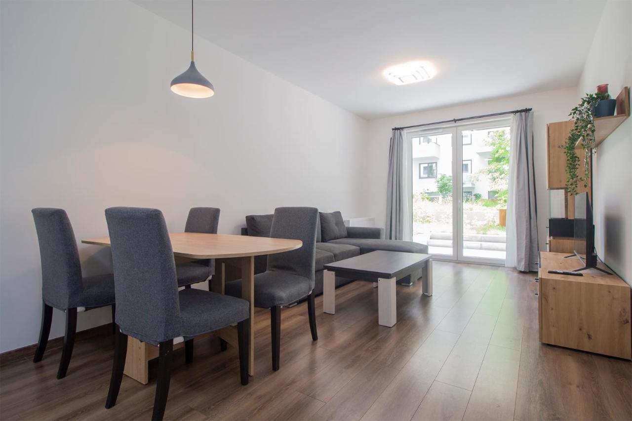Corvin Modern Two Bedroom Apartment Free Parking Budapest Exteriör bild